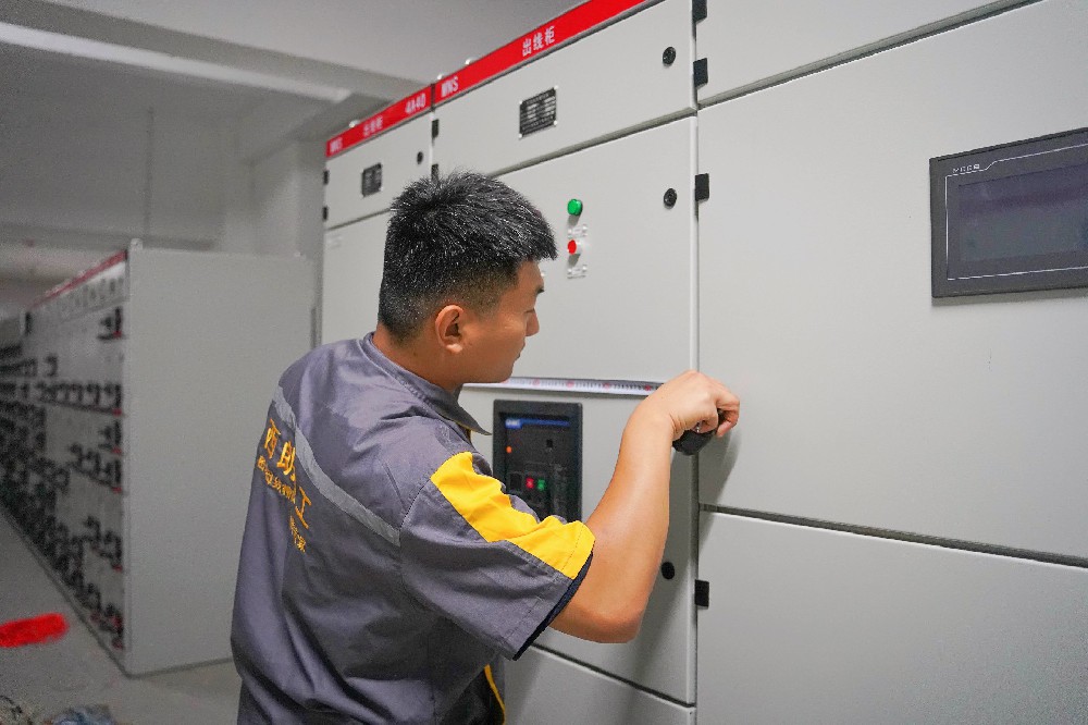 母线槽标准化安装指南：高效施工与可靠保障